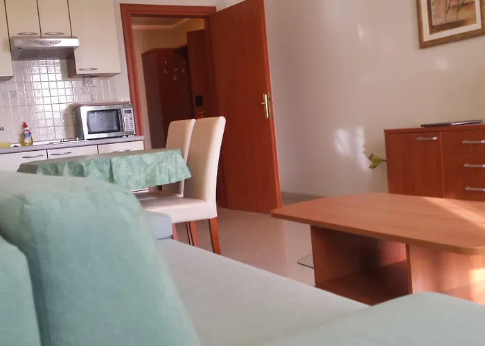 Apartments And Rooms Astoria
