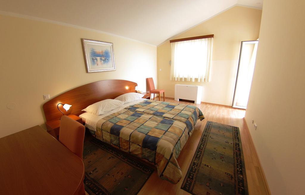 Appartement And Astoria *